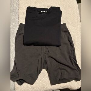 Uniqlo Men's T-Shirt & Shorts Duo - Size Large - Black & Dark Gray - Like New